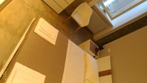 家庭开间 | 特色装修、特色家居、办公桌、免费婴儿床