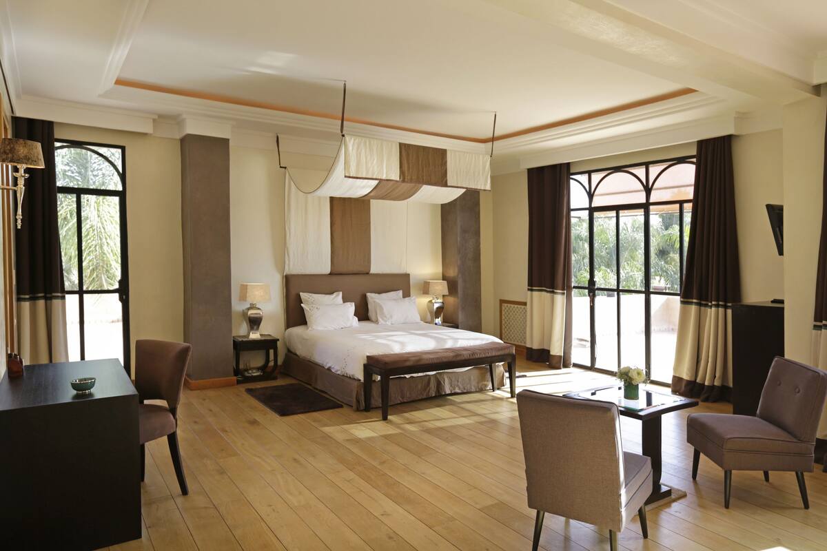 Chambre | Coffres-forts dans les chambres, décoration personnalisée