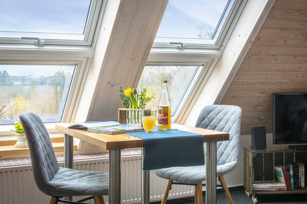 Ruokailu omassa huoneessa