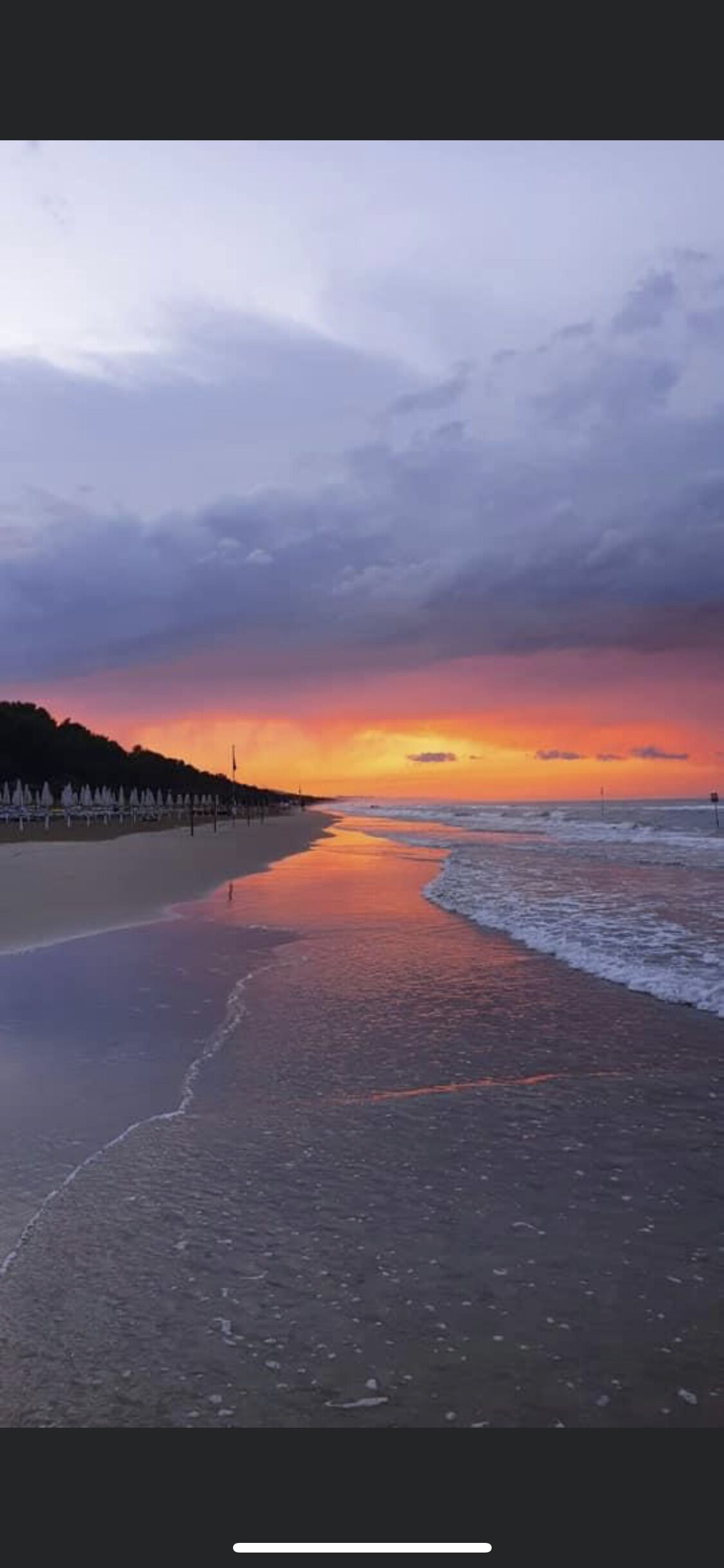Beach nearby, sun-loungers, beach towels