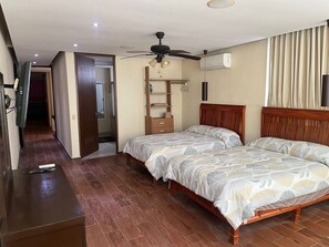 Individually decorated, individually furnished, free WiFi, bed sheets - Casa Aca (Acapulco)