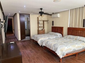 Individually decorated, individually furnished, free WiFi, bed sheets - Casa Aca (Acapulco)