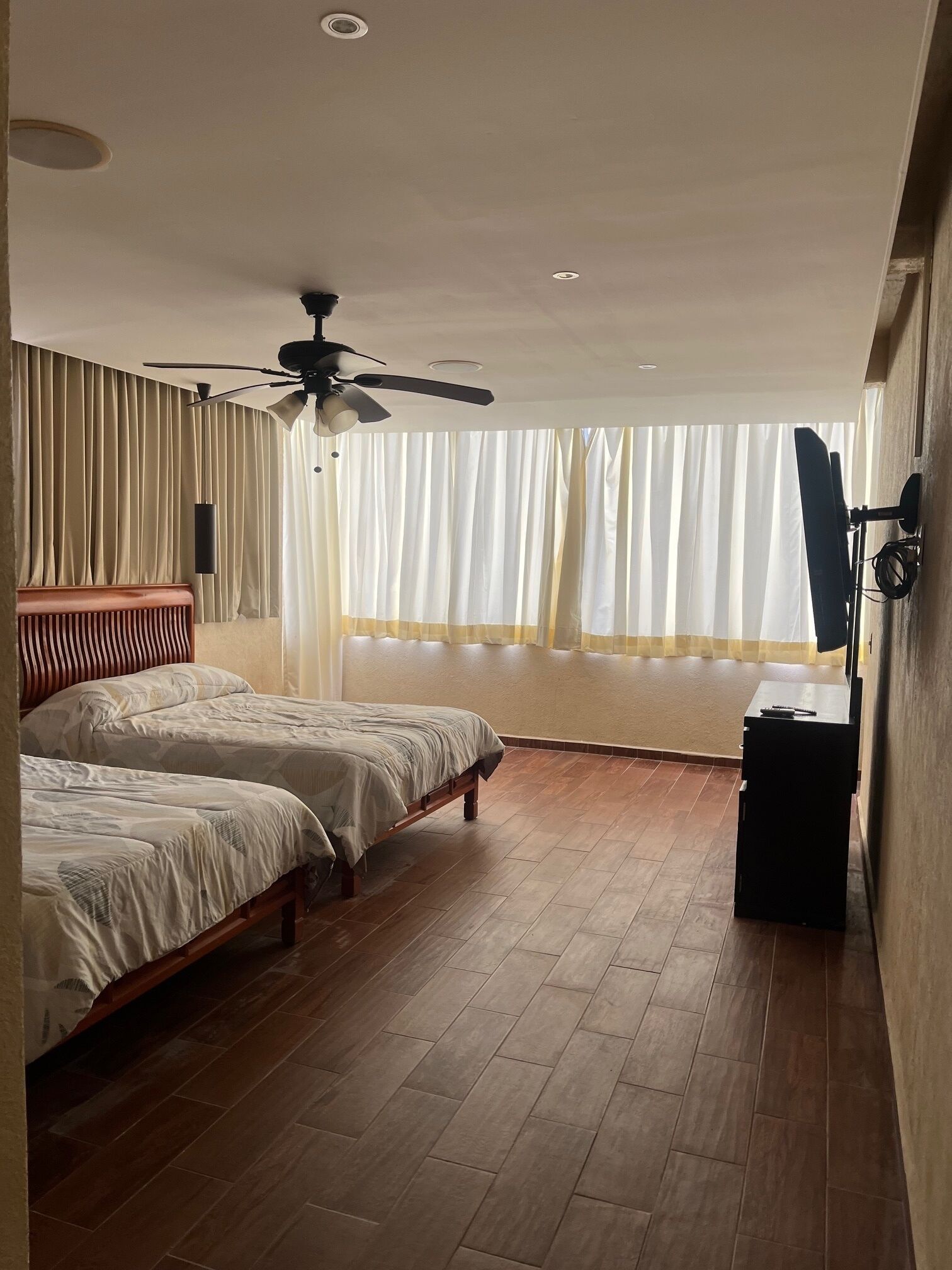 Decoración personalizada, muebles diferentes y wifi gratis 