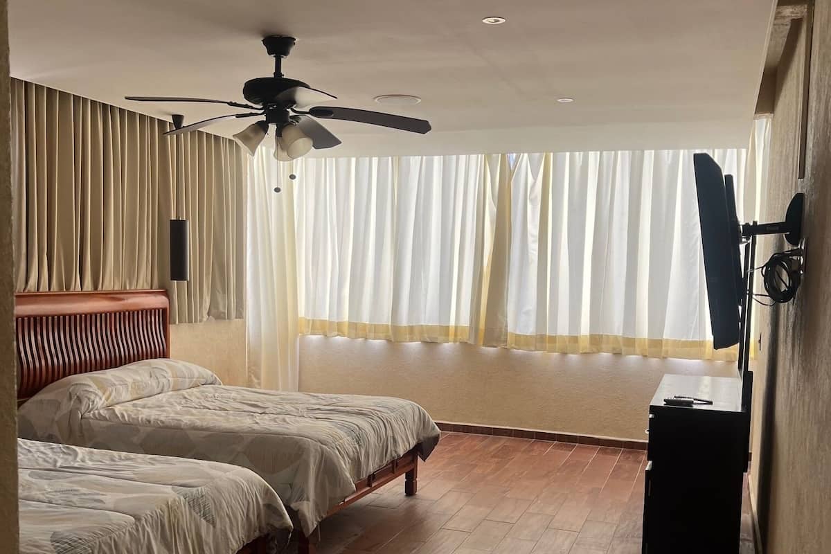 Decoración personalizada, muebles diferentes y wifi gratis