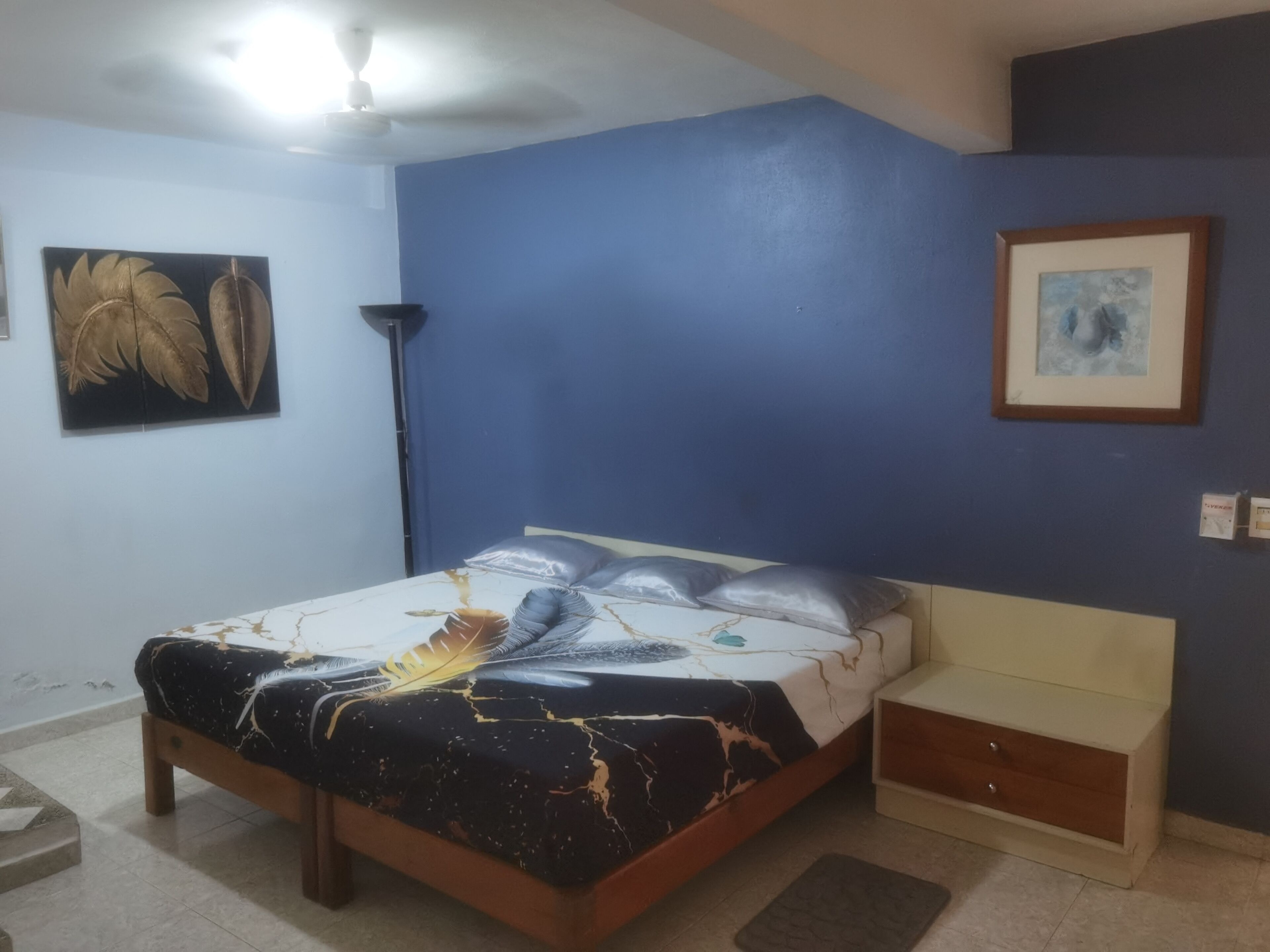 Departamento superior, 3 habitaciones, planta baja | Decoración personalizada, muebles diferentes y wifi gratis 