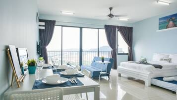 32-inch LCD TV with digital channels, TV