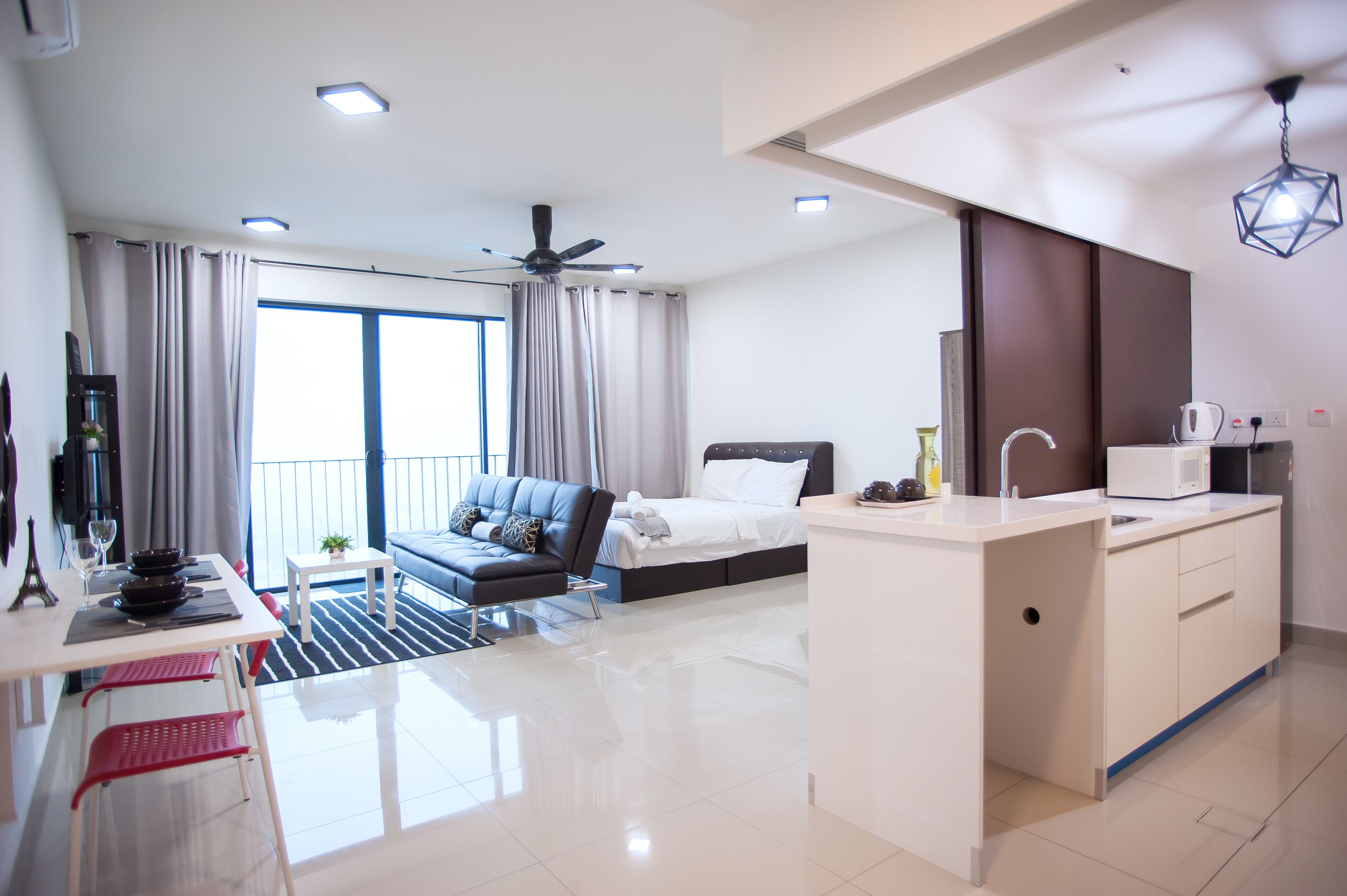 Deluxe Studio Suite | In-room dining