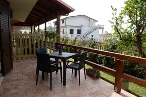 Habitación Deluxe (Rosa) | Terraza o patio