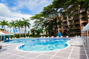 2 outdoor pools - Hotel Peñon Suites (Girardot)