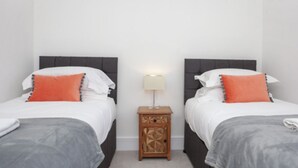Whitehouse Apartments-Apartment C  - Whitehouse Apartments- Apartment C (York)