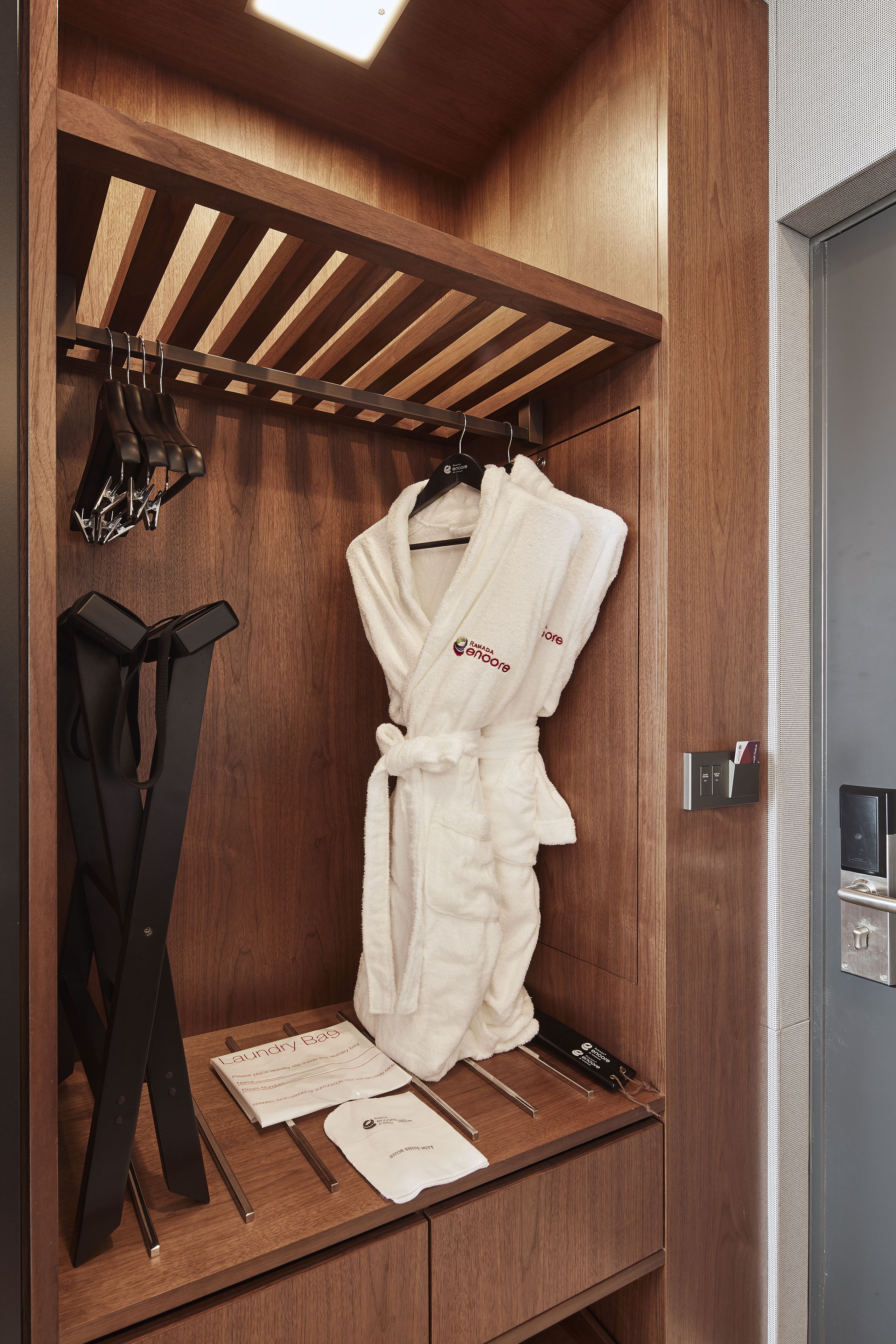 junior suite, 1 queen bed, non smoking | 1 bedroom, premium bedding, down duvets, in-room safe