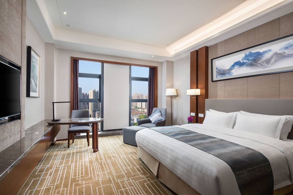Minibar, in-room safe, desk, blackout curtains