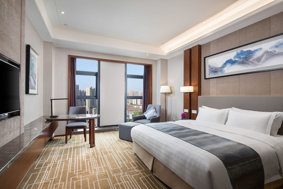Minibar, in-room safe, desk, blackout curtains