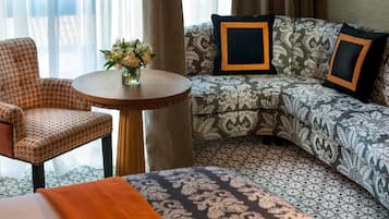 1 bedroom, in-room safe, desk, laptop workspace