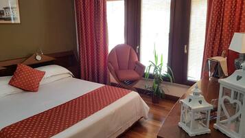 Deluxe-Doppel- oder -Zweibettzimmer | 1 Schlafzimmer, italienische Bettbezüge von Frette