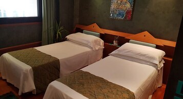 1 多间卧室、意大利 Frette 床单、高档床上用品、羽绒被