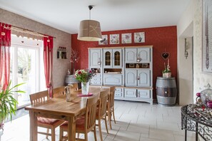 ディナーに営業