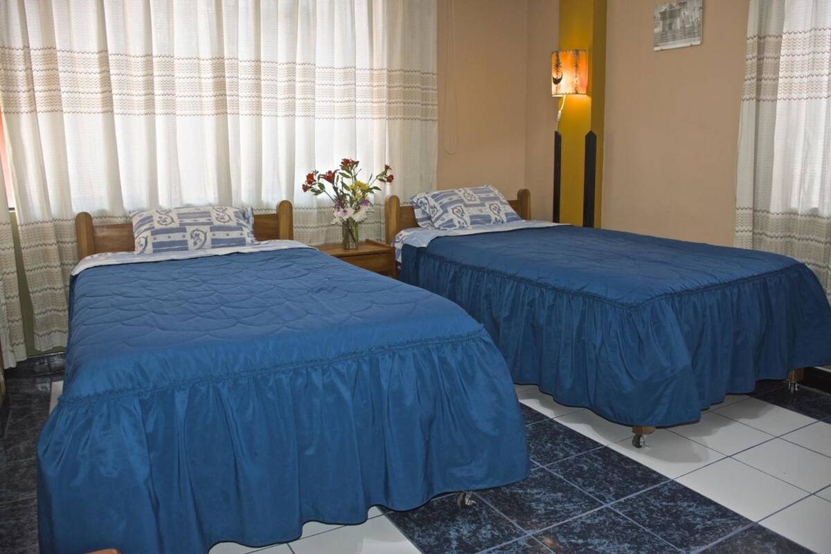 Habitación doble, 2 camas individuales | Wifi gratis