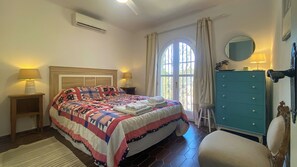 傳統套房, 山景 | 遮光布/窗簾、免費無線上網、床單