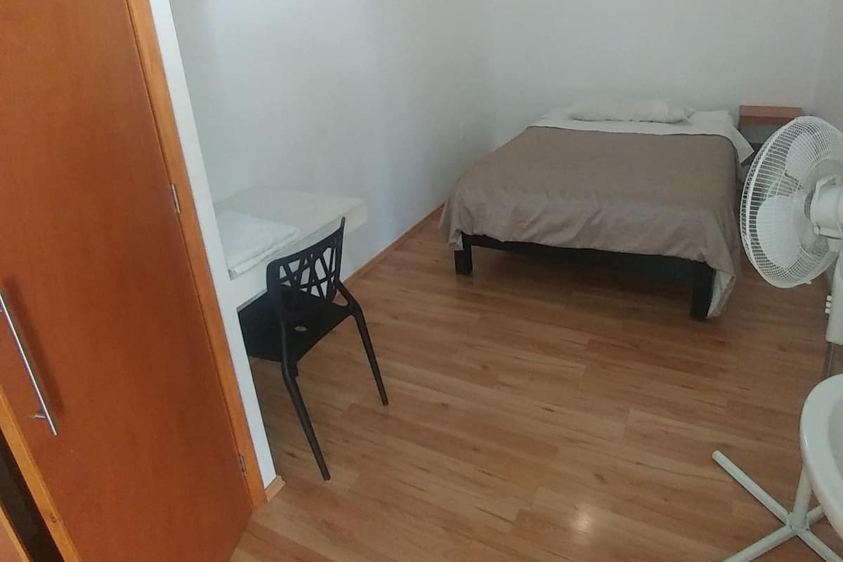 Double Room Single Use, 1 Double Bed | Free WiFi, bed sheets