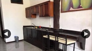 Family Bungalow, Non Smoking, Pool View | Private kitchen - Hotel Casa Mediterraneo en Punta Perula (Pérula)