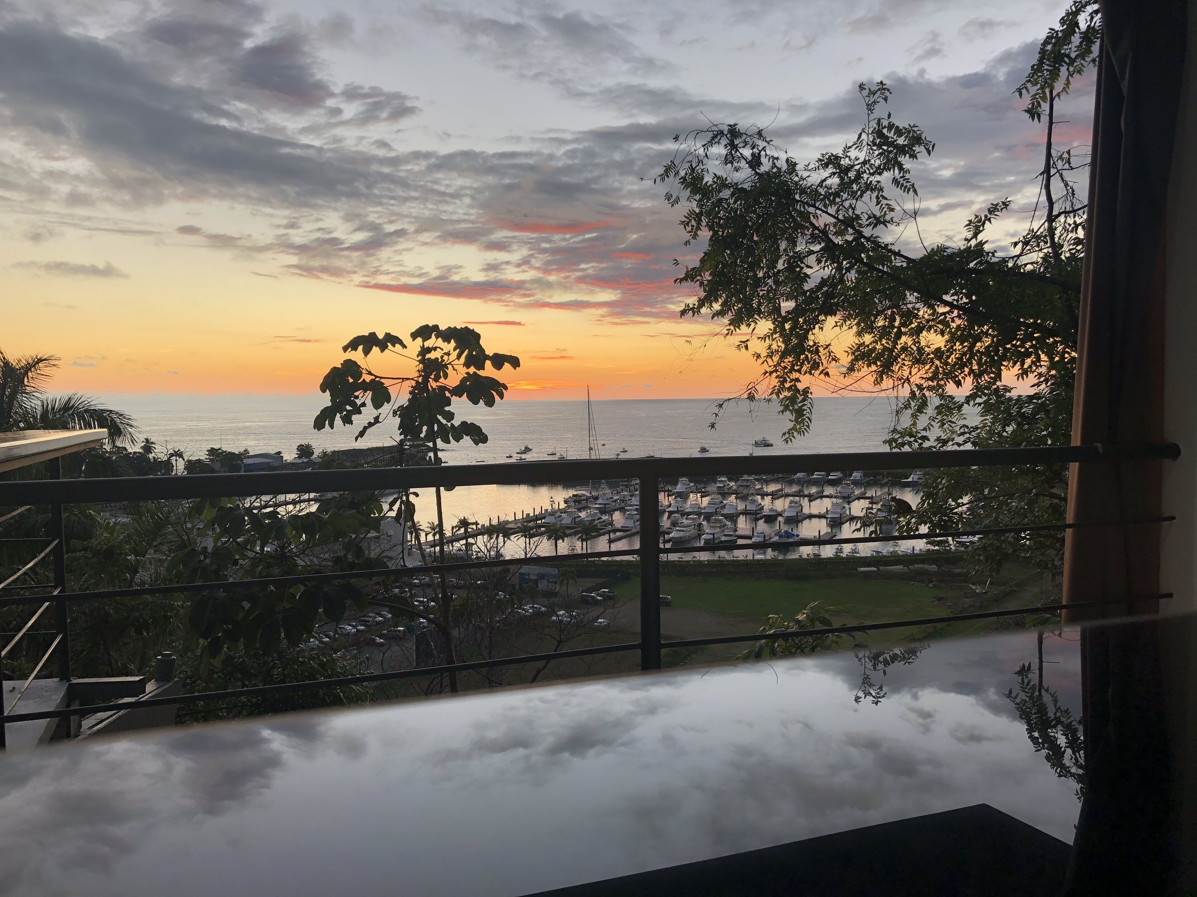 Panoramic Studio Suite | In-room safe, blackout drapes, iron/ironing board, WiFi (free)