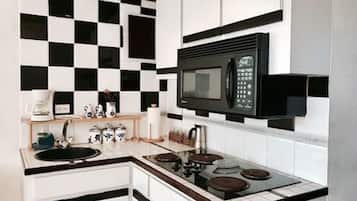 Family Studio, 1 Queen Bed with Sofa bed, Kitchen, Ocean View | Private kitchen | Stovetop, cookware/dishes/utensils, freezer, paper towels