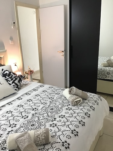 Cozy apartment at acco