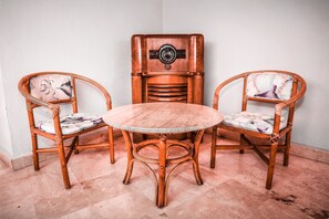 Lobby sitting area - Hotel Del Parque (Tequisquiapan)