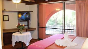 Desk, laptop workspace, iron/ironing board, free WiFi