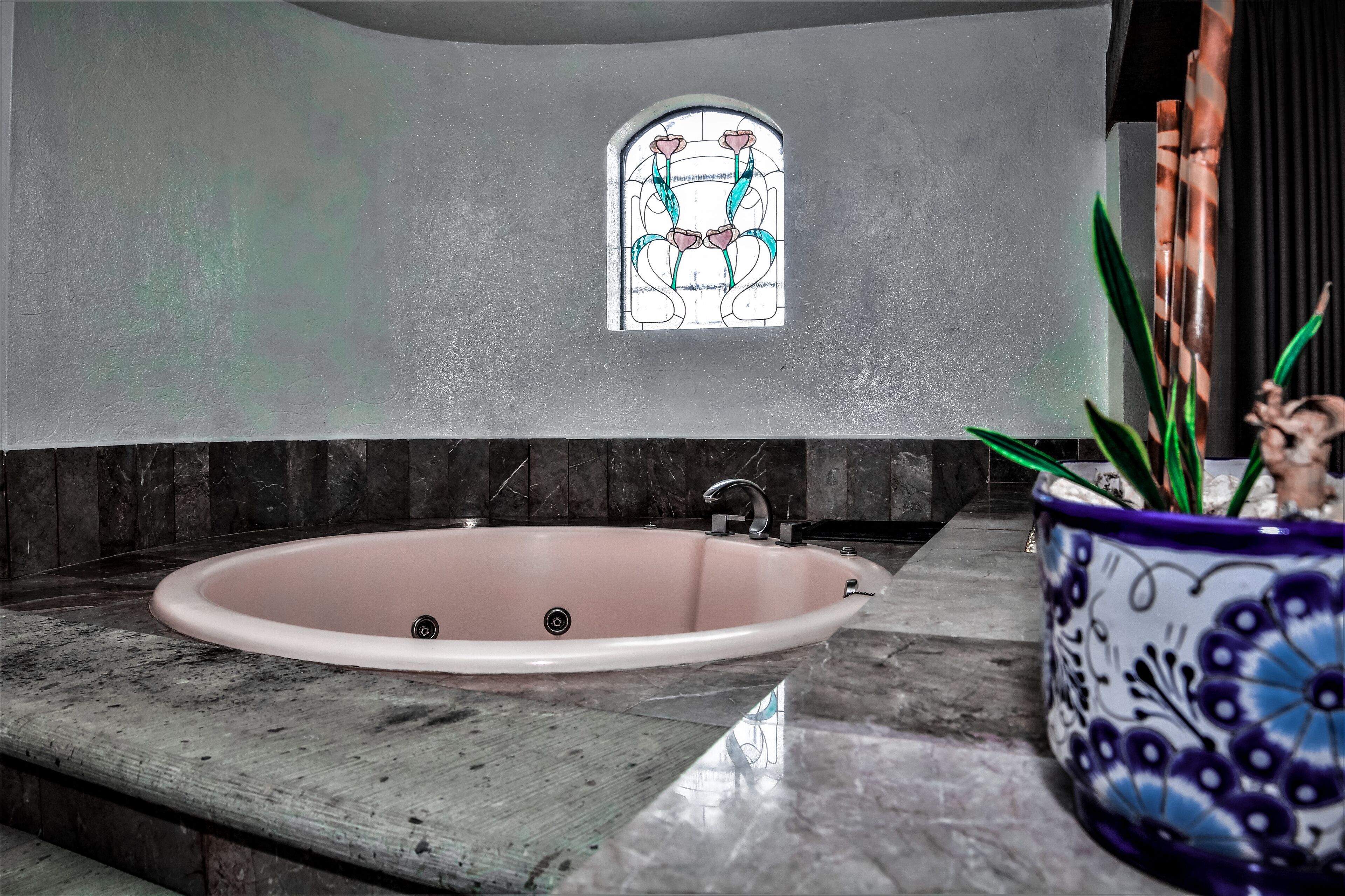 junior room | jetted bathtub