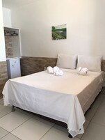 标准双人房, 1 张双人床 | 浴室 | 淋浴设施、大花洒淋浴喷头、浴袍、毛巾