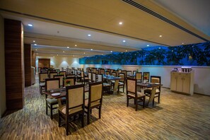 Restaurant - CITADEL Hotel By Vinnca (Hyderabad)