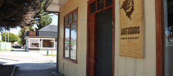 Antiguos Bed and Breakfast