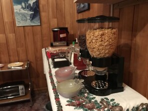 Tägliches inbegriffenes kontinentales Frühstück