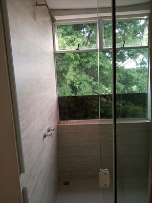 Triple Room | Pancuran Bilik Mandi