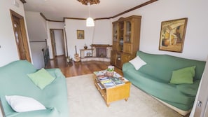 Economy Single Room, Shared Bathroom, Hill View | Street view