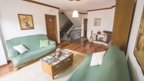 إطلالة على الشارع