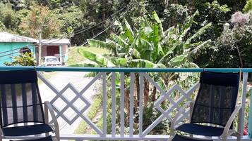 Traditional Villa, 2 Bedrooms, Non Smoking | Private kitchen | Full-sized fridge, microwave, oven, stovetop