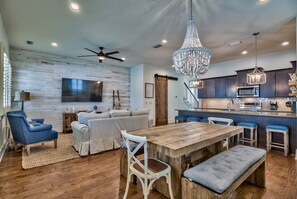 Premier House, 4 Bedrooms, Non Smoking, Pool Access | Living area | LED TV, Netflix