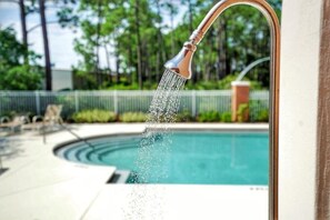 Seasonal outdoor pool - Rodgers Beach Retreat (Miramar Beach)