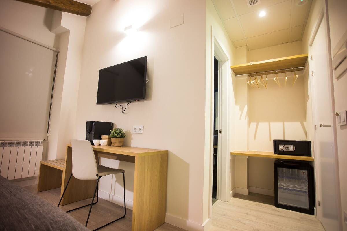 Phòng Superior, 1 giường đơn, phù hợp cho người khuyết tật | Minibar, két bảo mật tại phòng, bàn