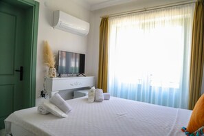 Habitación doble superior, 1 cama doble, vistas a la ciudad | Sábanas de algodón egipcio, ropa de cama de alta calidad, minibar