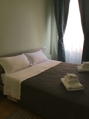 Individually furnished, free WiFi, bed sheets - Duca di Cavour (Rome)