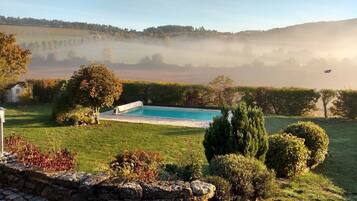 Piscine extérieure (ouverte en saison)