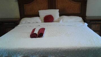 Studio Basic | Setrika/meja setrika, Wi-Fi gratis, dan seprai linen