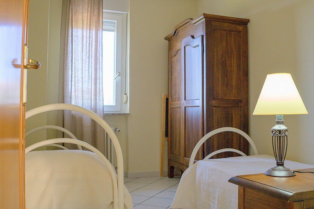 Casa Rosamunda C: A Welcoming Apartment That Covers The Entire Ground Floor Of A Villa, With Free Wi-fi. - Acciaroli