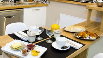 Free daily continental breakfast