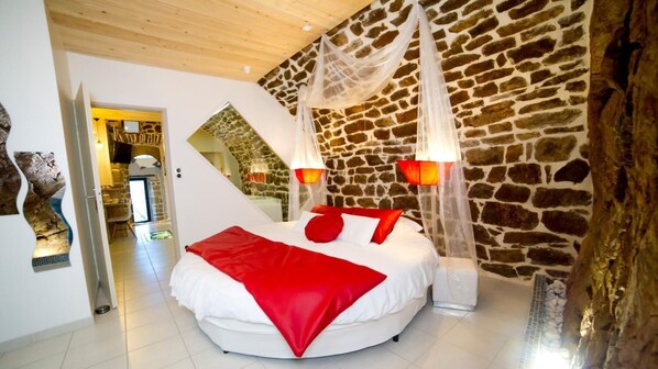 Individually decorated, individually furnished, iron/ironing board