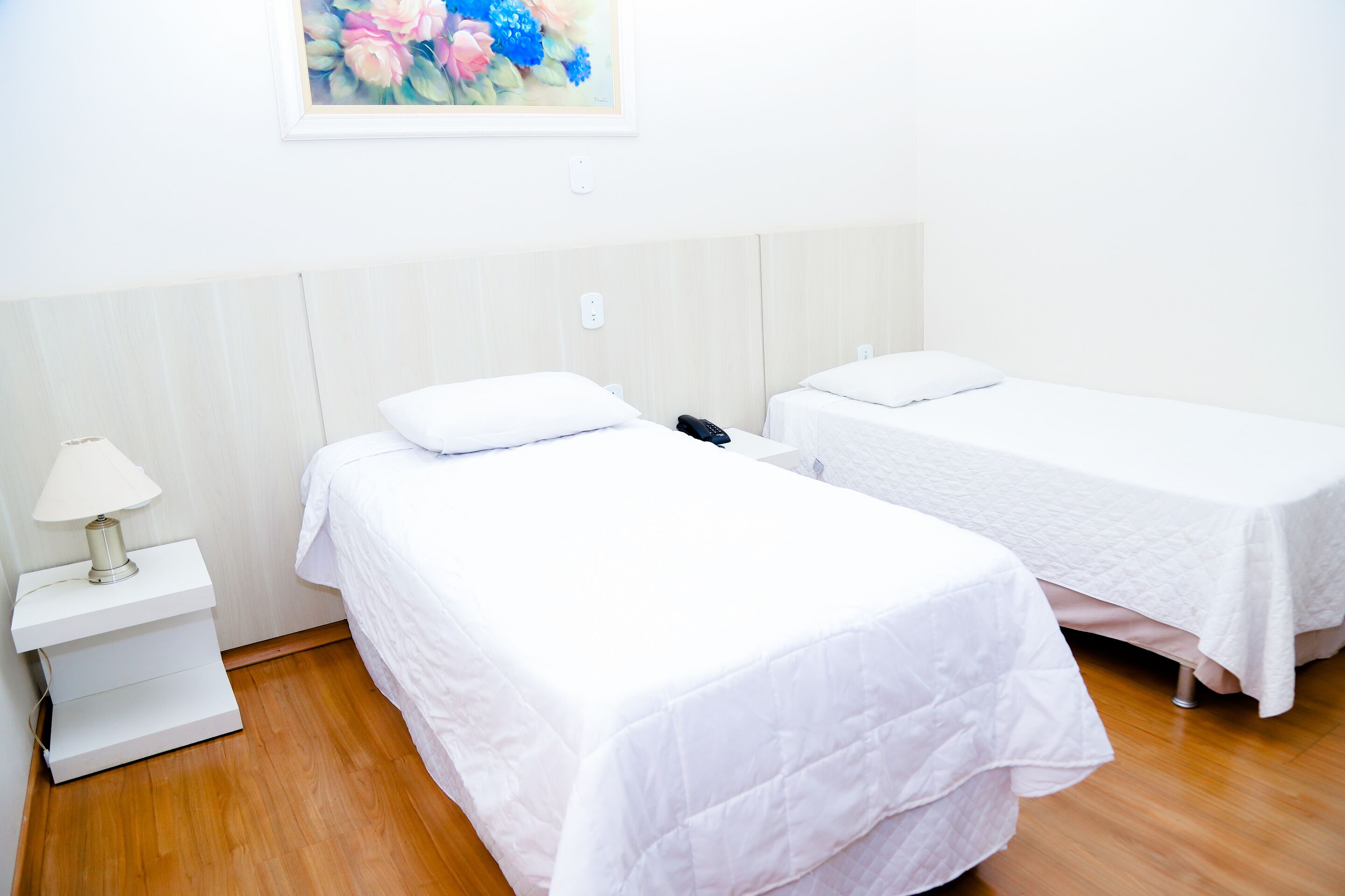 family room | 1 bedroom, minibar, iron/ironing board, free wifi